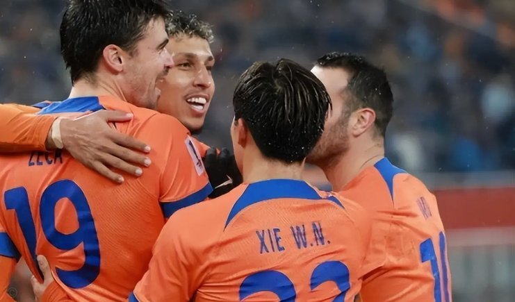 泰山后场被断球，埃朱玛推射破门，海牛2-0泰山