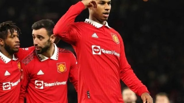 曼联2-1布伦特福德，卡塞米罗、谢什科建功