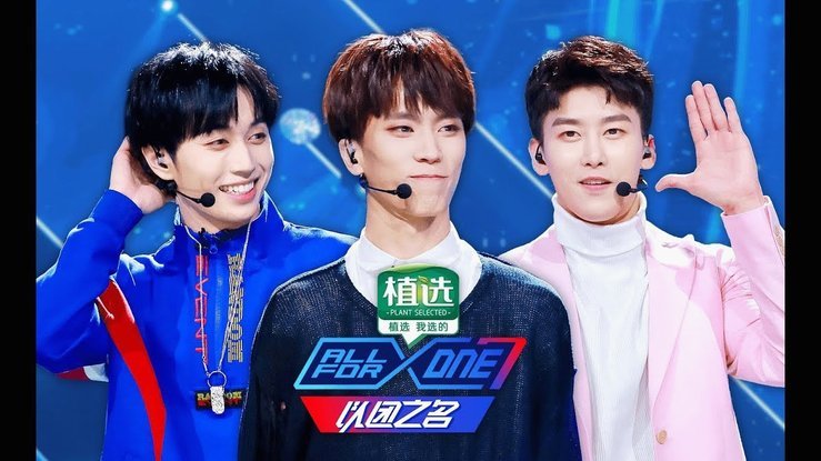 拜仁新客服：白蓝红经典，翻领时尚