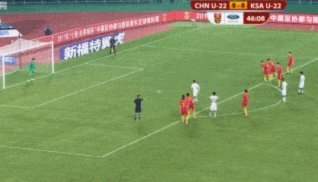 叶博亚头顶姚均晟吃红牌