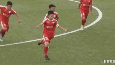 对于中国足球来说16岁以前是最差的留洋年龄