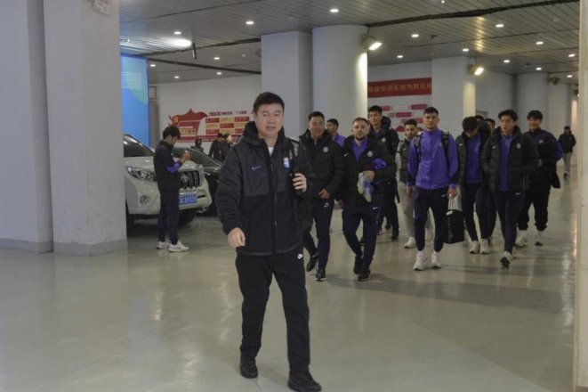 津门虎主帅因辱骂裁判被禁赛5场罚款5万
