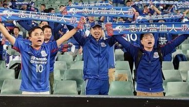 新视频来了，申花网红619率蓝魔冲锋队围殴2个落单上港球迷