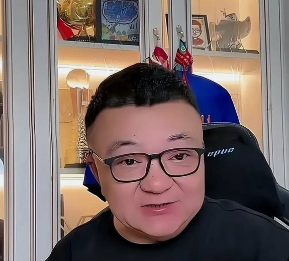 董路深夜的痛苦与挣扎