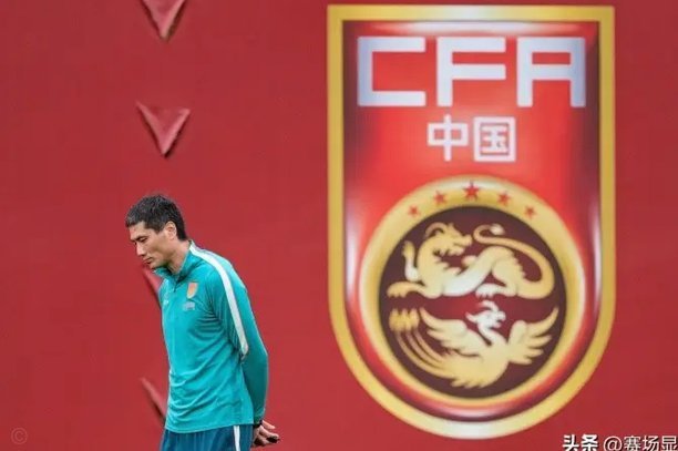 国足主帅李铁谈失利与试错